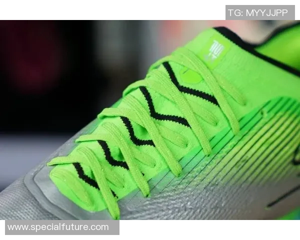 球星足球鞋破损怎么办 专家教你如何应对急救与修复技巧 球星足球鞋破损怎么办 专家教你如何应对急救与修复技巧